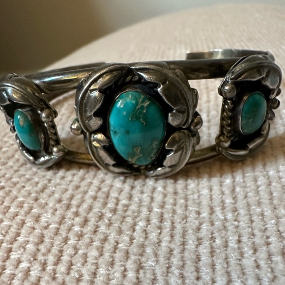 Beautiful Vintage Native American Cuff Bracelet Sonoran Turquoise Maker’s Mark - Picture 13 of 16